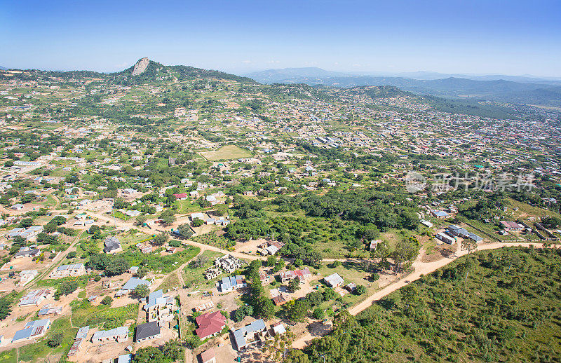 姆邦贝拉，普马兰加/南非- 2021年3月02日:内尔斯普雷特社区的航拍照片